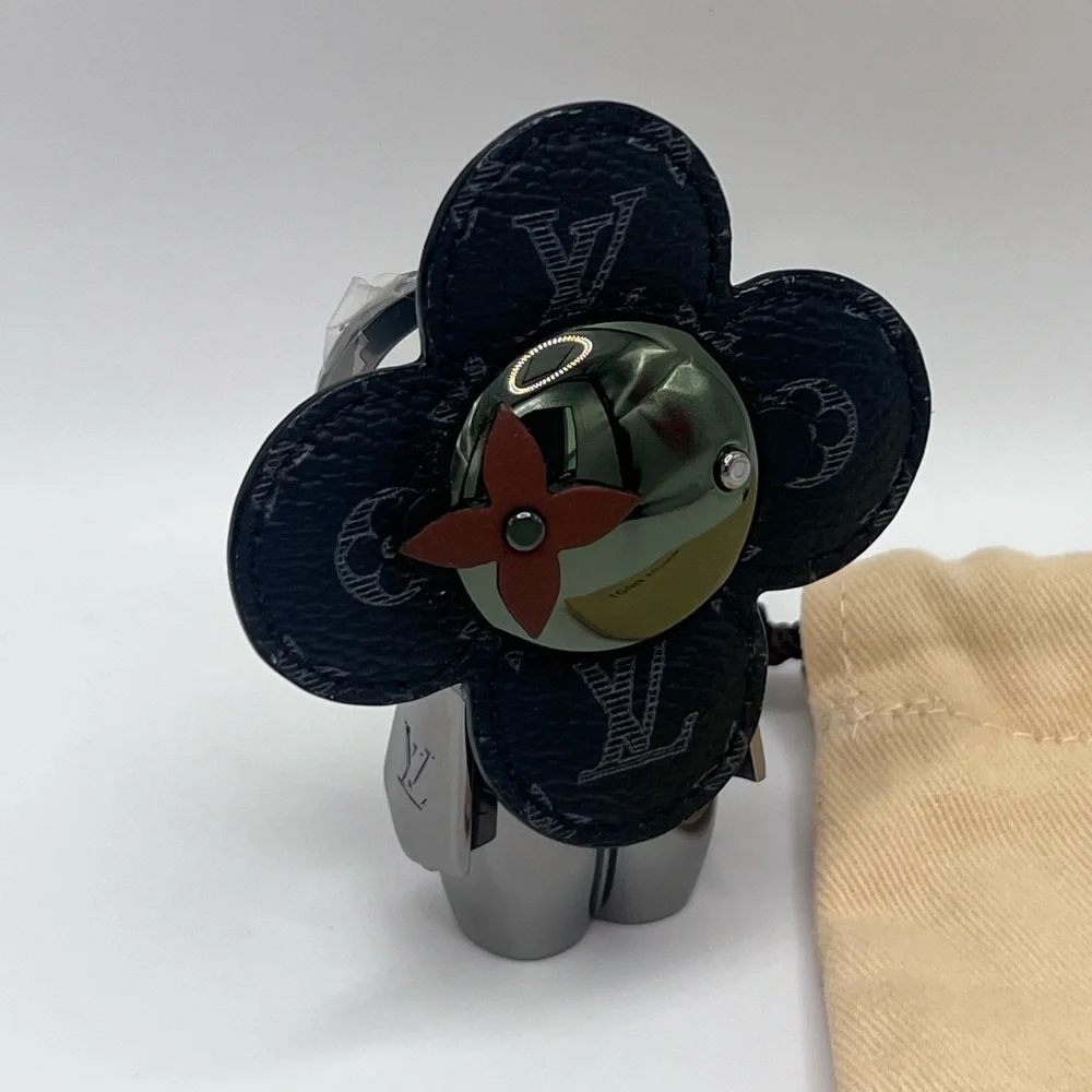 LOUIS VUITTON Monogram Eclipse Vivienne Keychain Bag Charm Holder Spaceman Grey